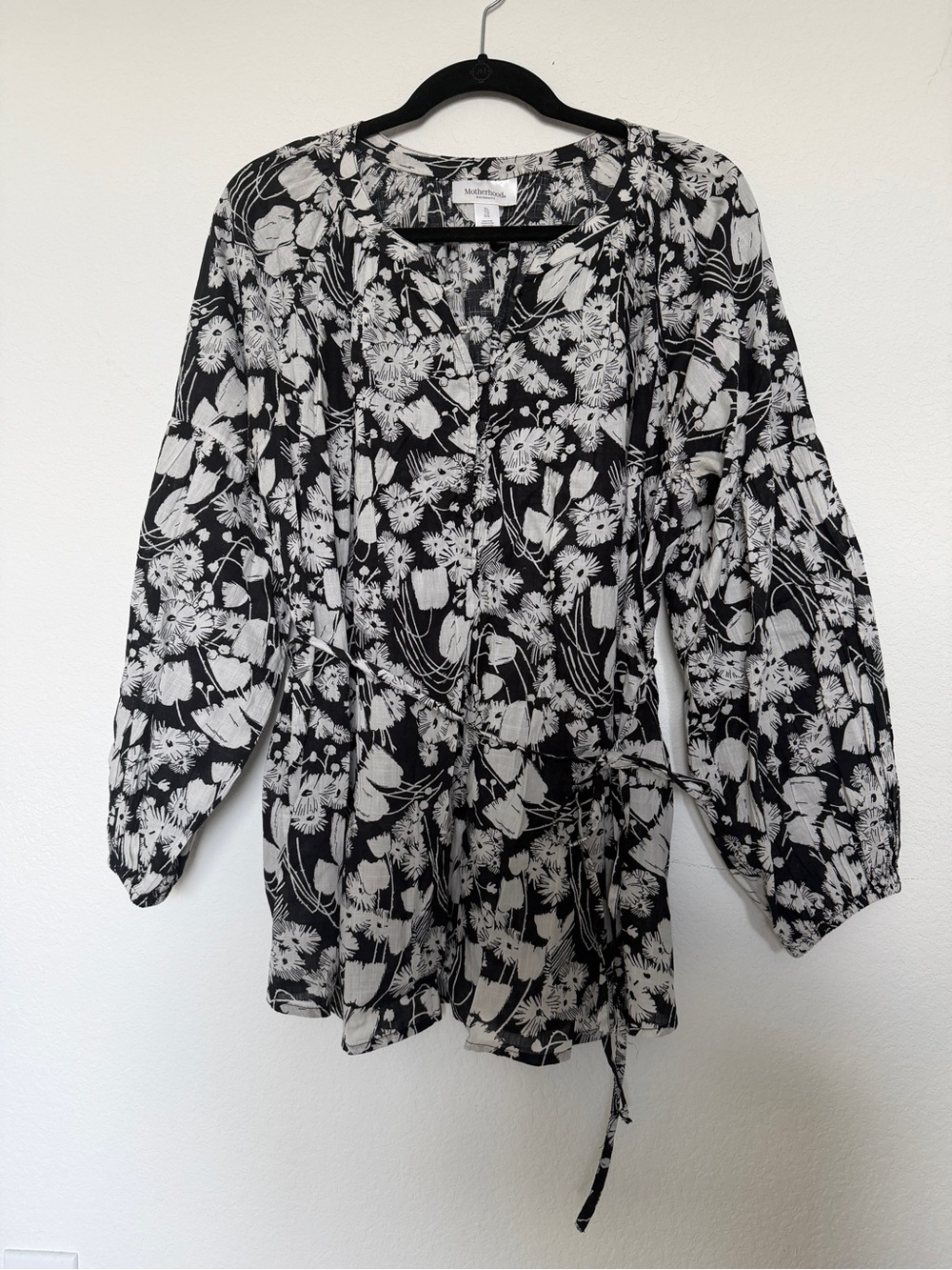Motherhood Maternity Black and White Floral Tie-Waist Blouse